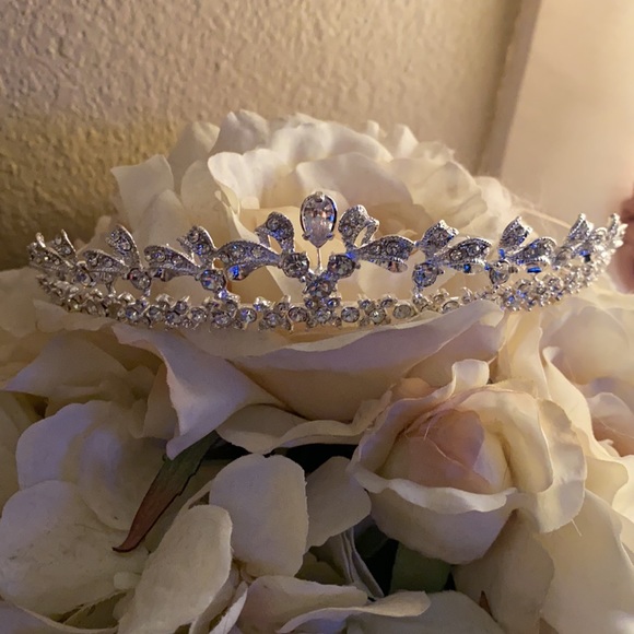 David’s Bridal Tiara - Picture 4 of 6